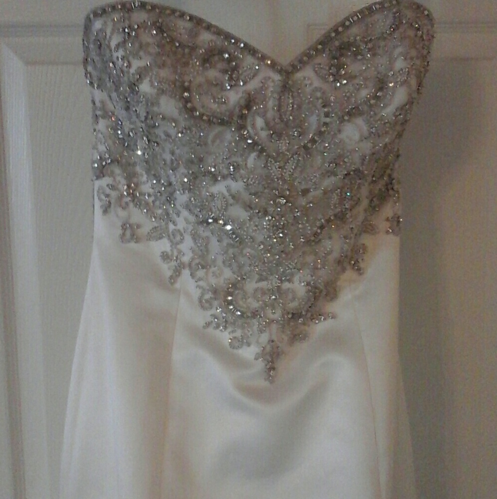 Simone Carvalli beautiful  wedding dress